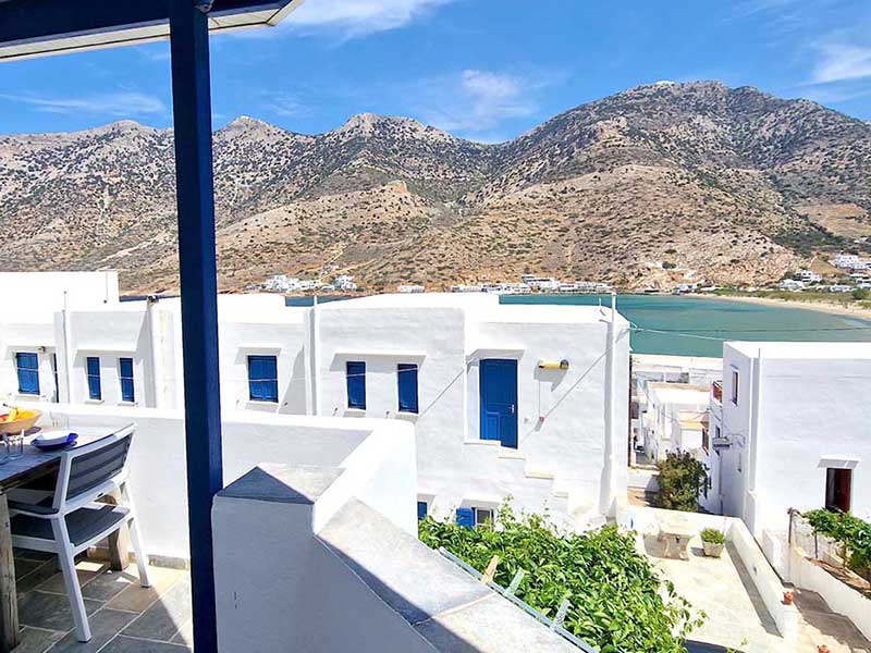 Grande véranda avec vue sur la mer