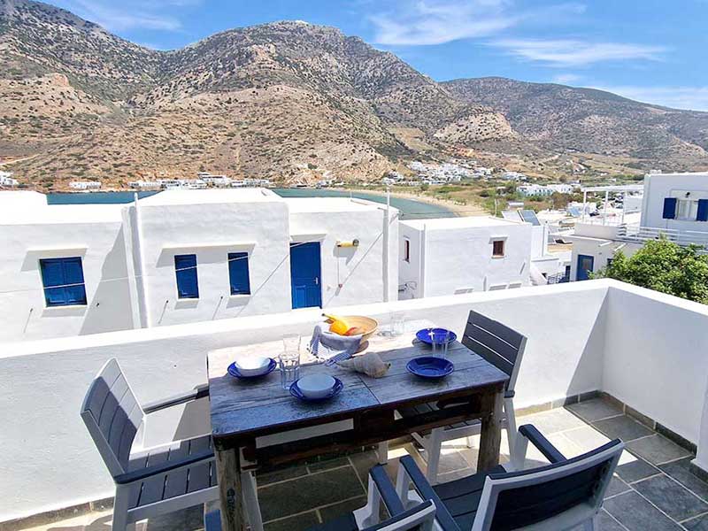 Grande véranda avec vue sur la mer