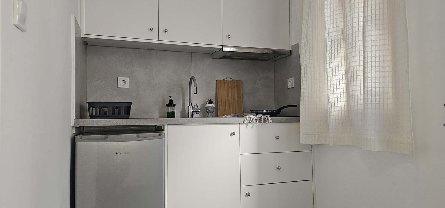 Fully equipped kitchenette in Studio 1