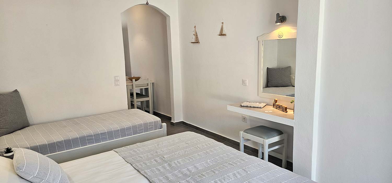 The interior of Studio 1 at Foskolos studios and apartments in Sifnos