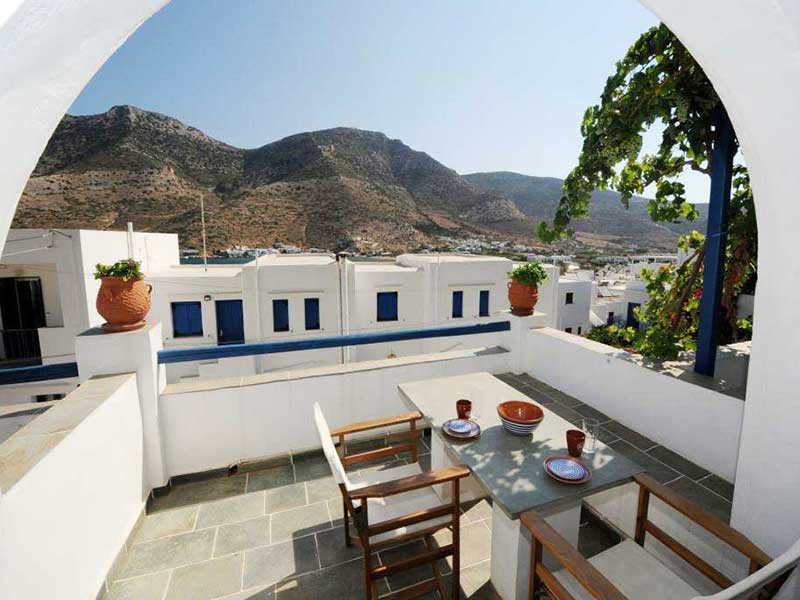 Véranda spacieuse avec vue sur la montagne